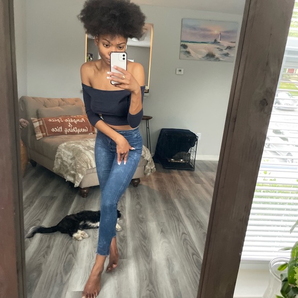 Black Off Shoulder Croptop - Picture 16 of 16